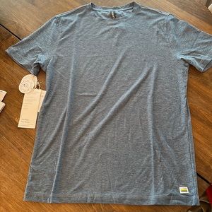 Vuori men’s small Strato Tech Tee.  Athletic fit, moisture wicking, Anti odor.